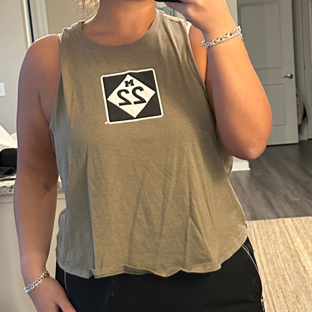 M22 Olive Green Tank